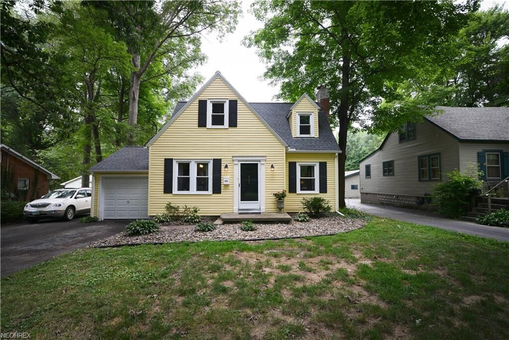 Property Photo:  903 Indianola Road  OH 44512 