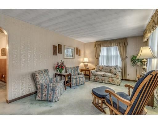 Property Photo:  5 Place Ln  MA 01801 