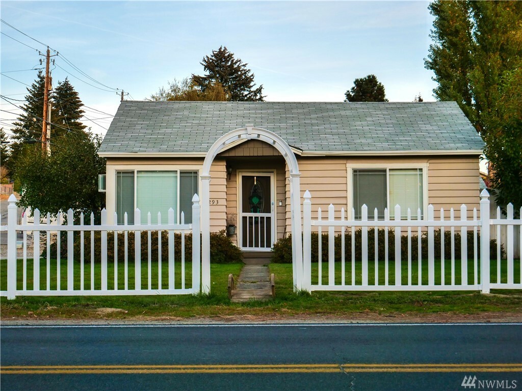 Property Photo: 293 Kentucky WA 98802