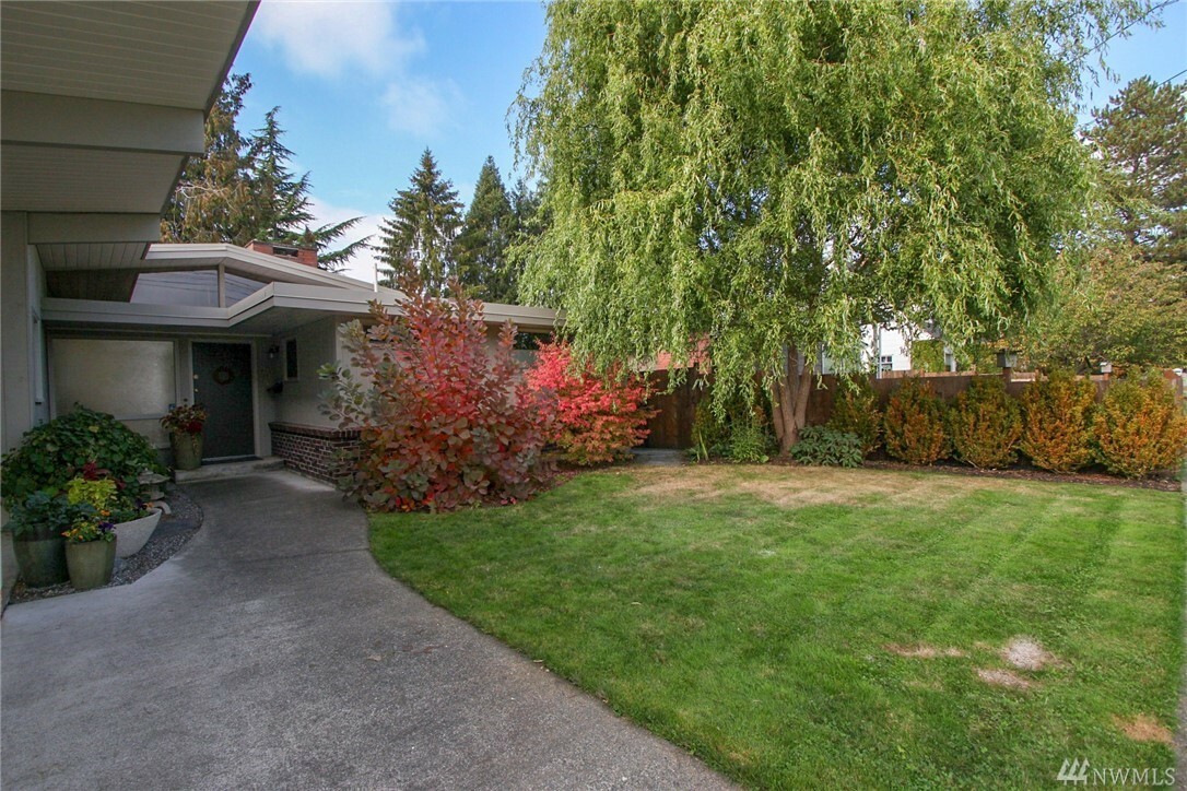 Property Photo:  1127 S 10th St  WA 98274 