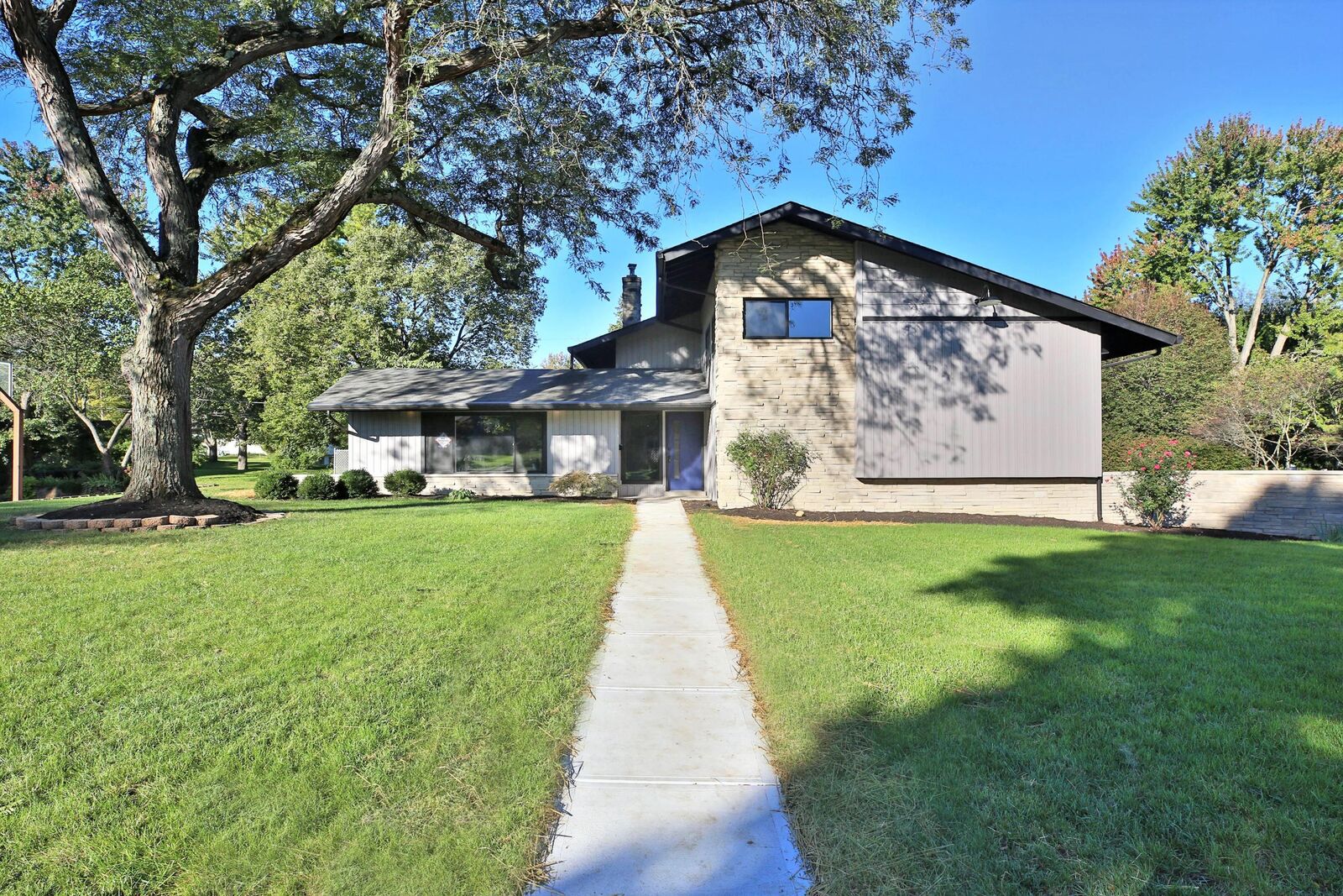 Property Photo:  3801 Patricia Drive  OH 43220 