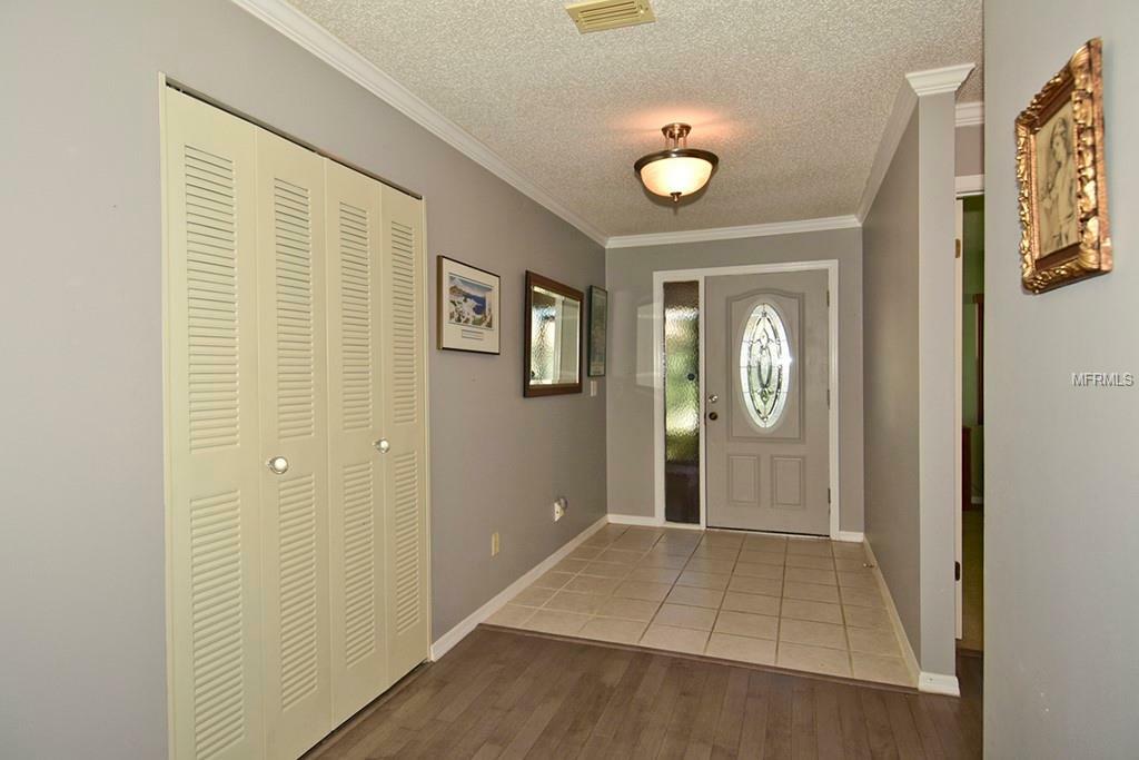 Property Photo:  2506 Lancaster Drive  FL 33573 