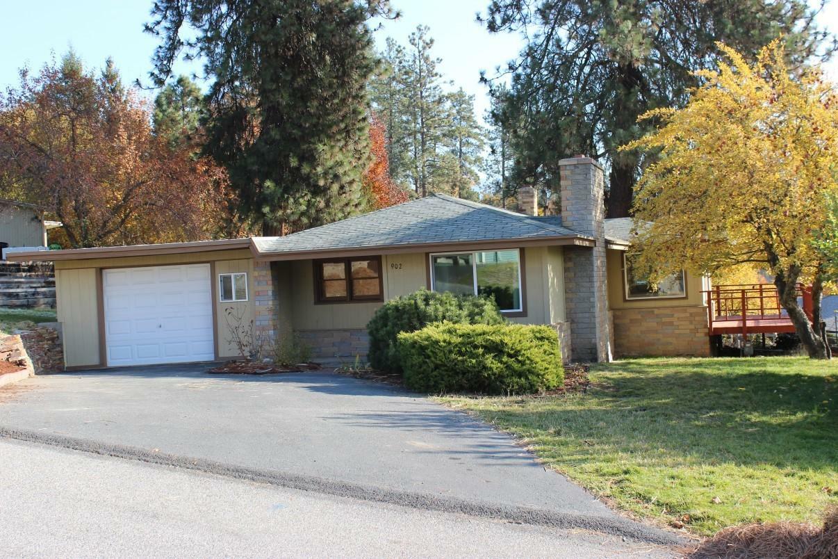 Property Photo:  902 N Hofstetter St  WA 99114 