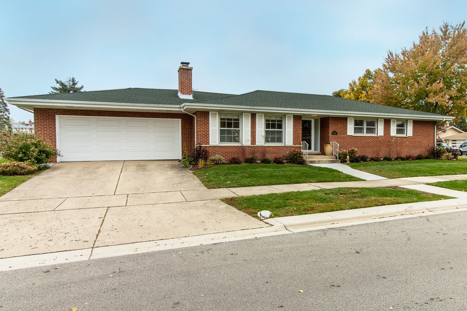 Property Photo:  8300 North Knight Avenue  IL 60714 