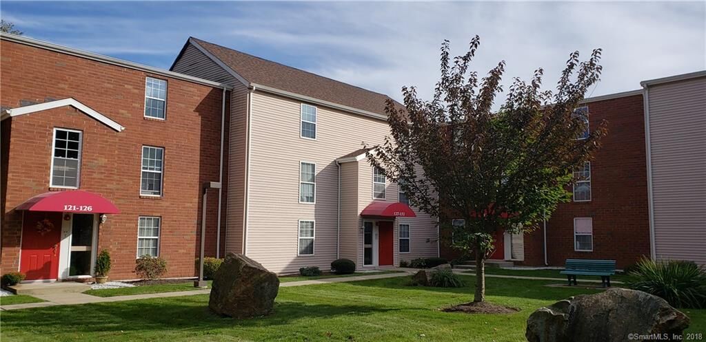 Property Photo:  127 Heather Ridge 127  CT 06484 