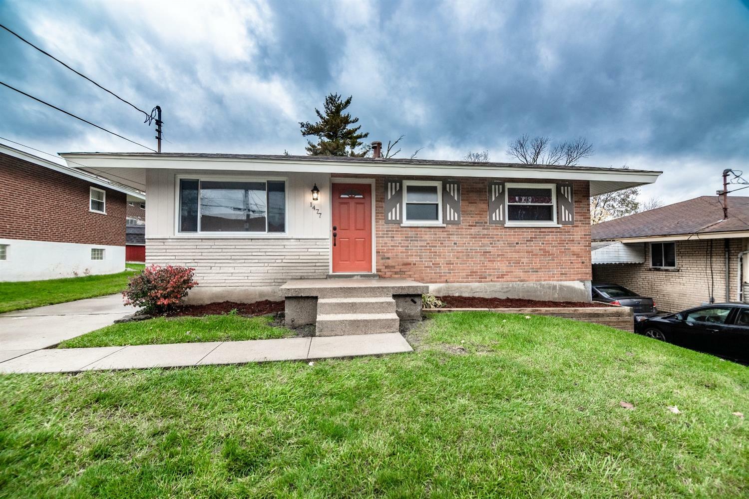 Property Photo:  1477 Verdale Drive  OH 45230 