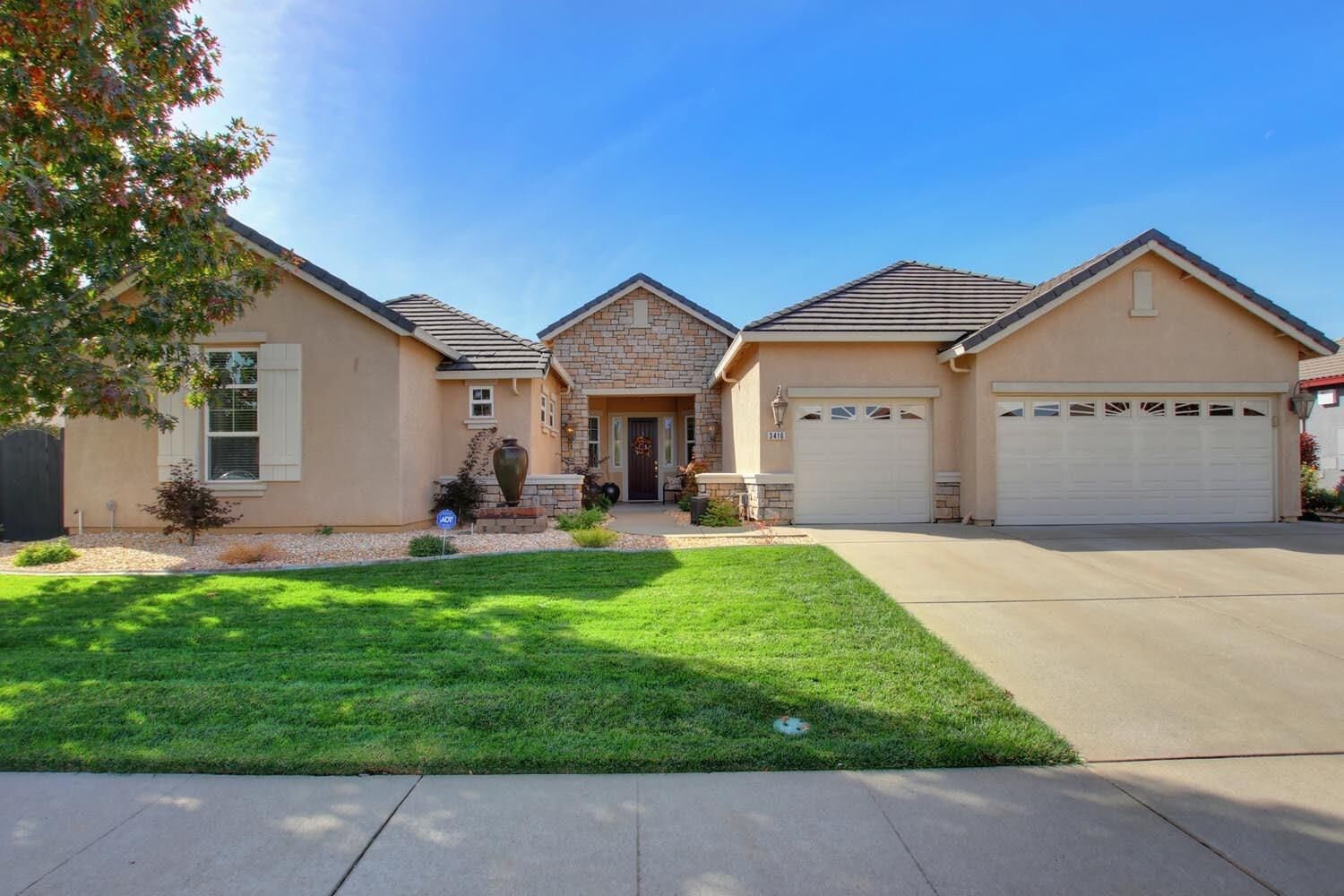 Property Photo: 3416 Klevner Way CA 95670