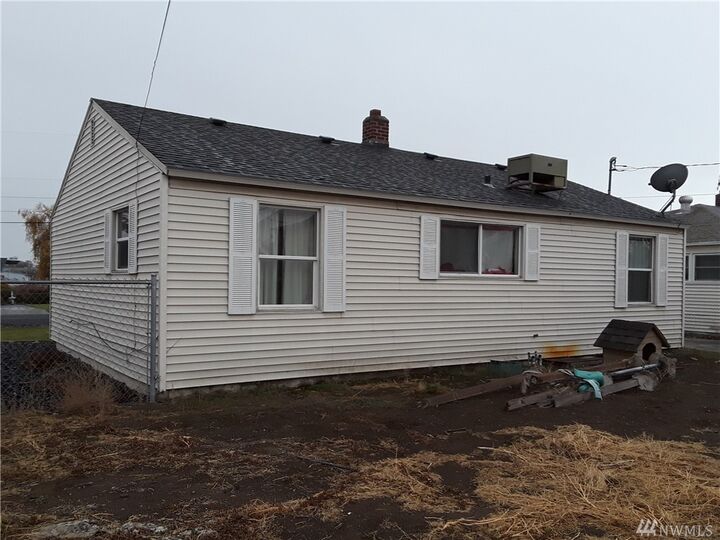 Property Photo:  140 W Northshore Dr  WA 98837 