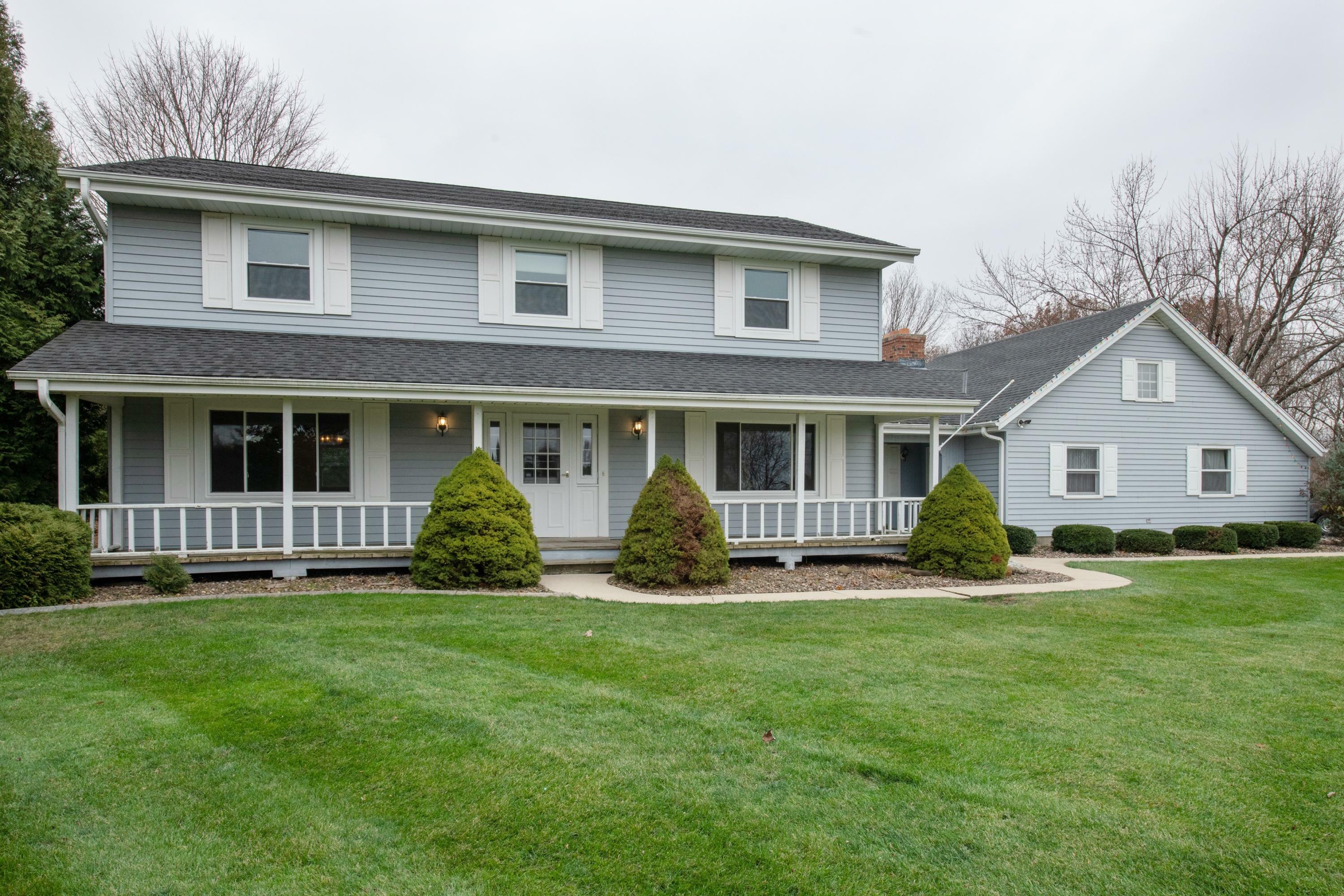 Property Photo: 1821 Wicker Ln WI 53076