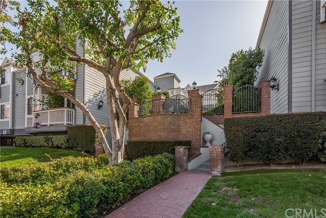 Property Photo:  156 W Lemon Avenue B  CA 91016 