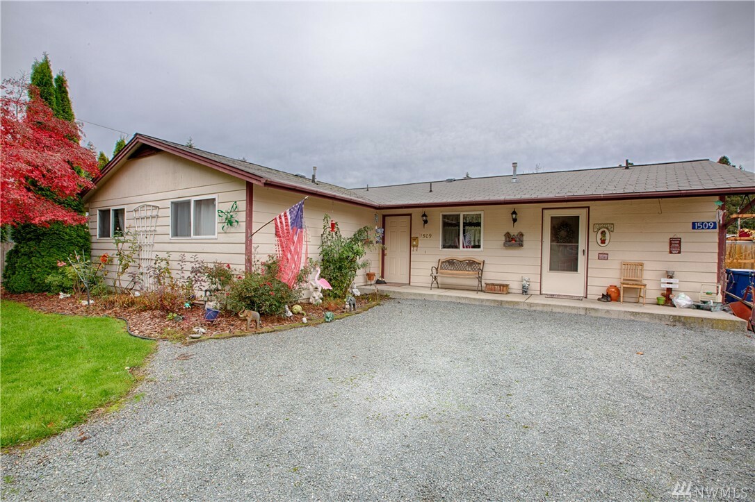 Property Photo:  1509 E Hazel Ave  WA 98233 