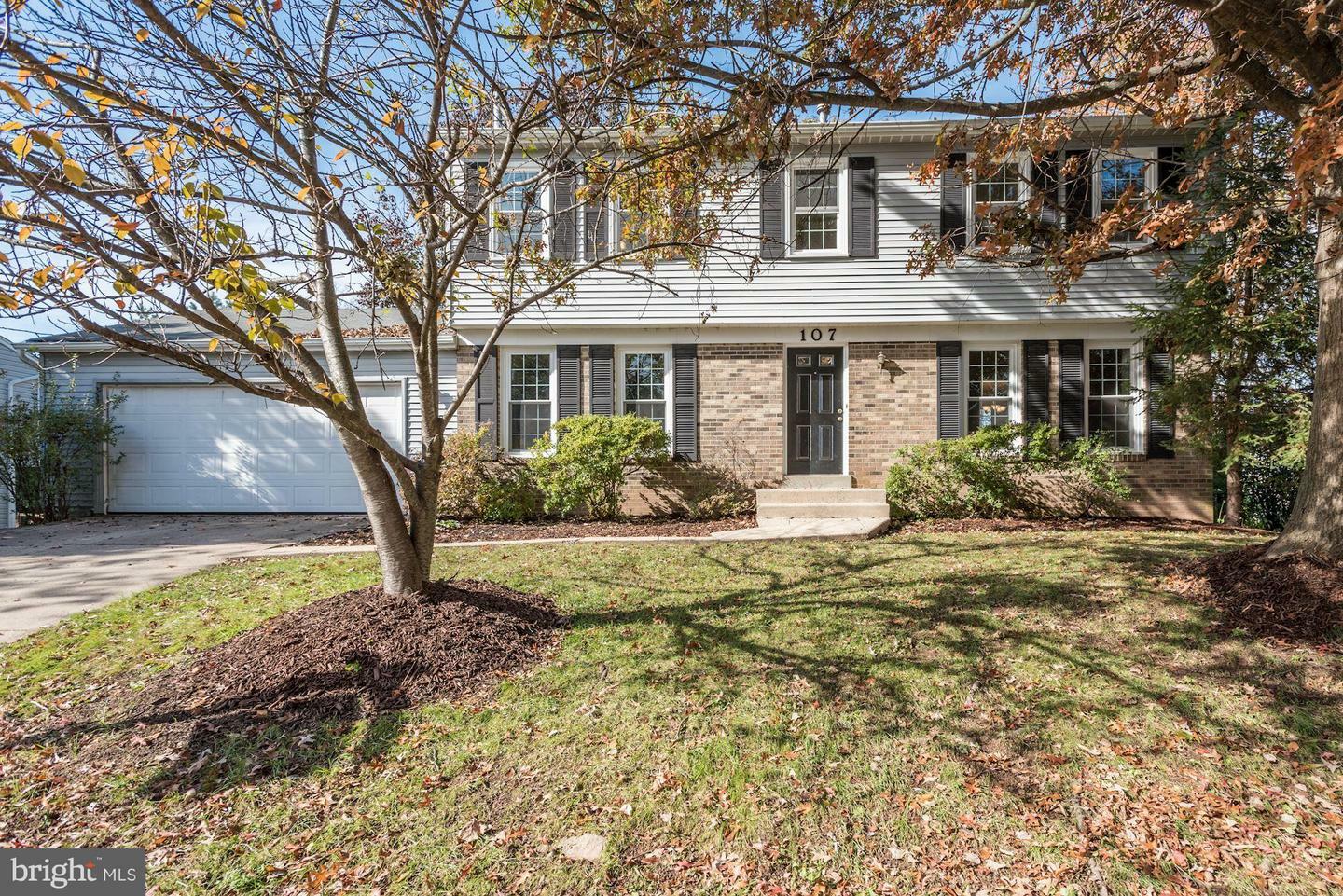 Property Photo:  107 N Cameron Street  VA 20164 