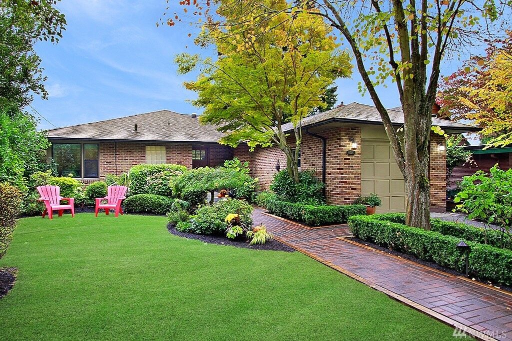 Property Photo:  6046 53rd Ave NE  WA 98115 