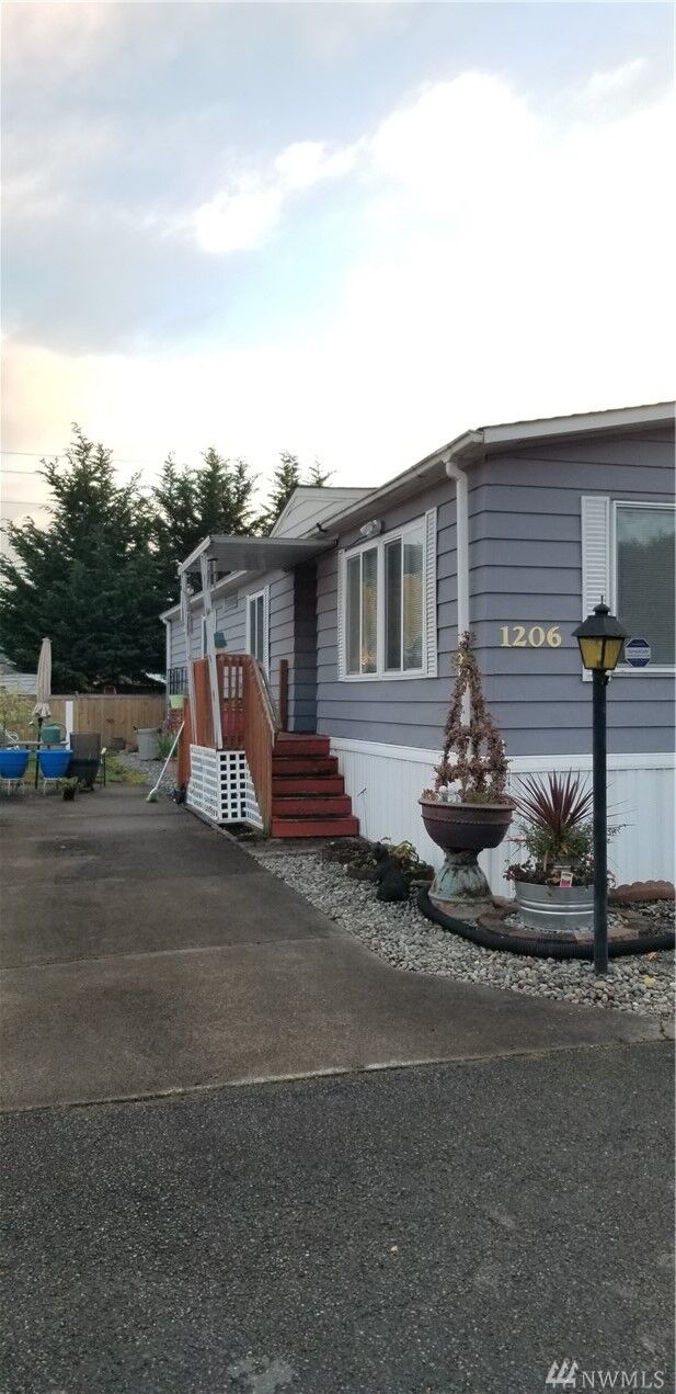 Property Photo: 1206 98th St E WA 98445