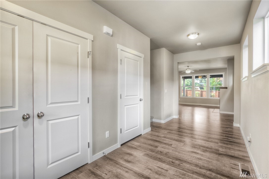 Property Photo: 16238 76th Av Ct E WA 98375