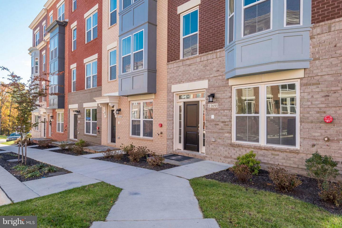 Property Photo: 11698 Sunrise Square Place VA 20191