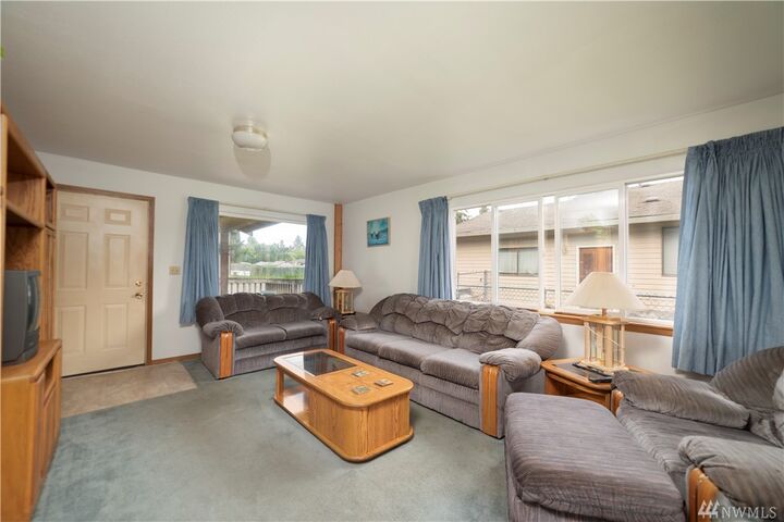 Property Photo: 202 2nd Ave SW WA 98047