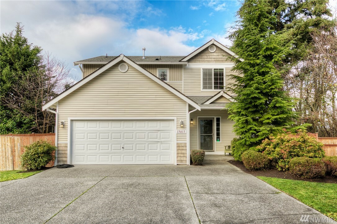 Property Photo: 15015 68th Ave E WA 98375