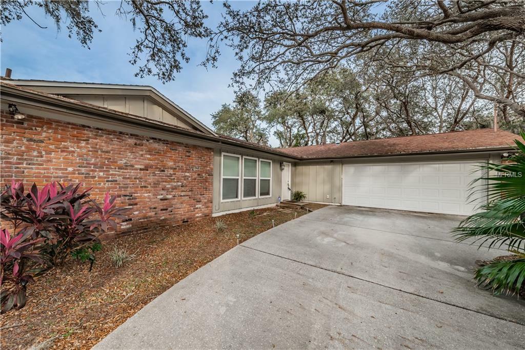 Property Photo:  1100 Riverside Drive  FL 34689 