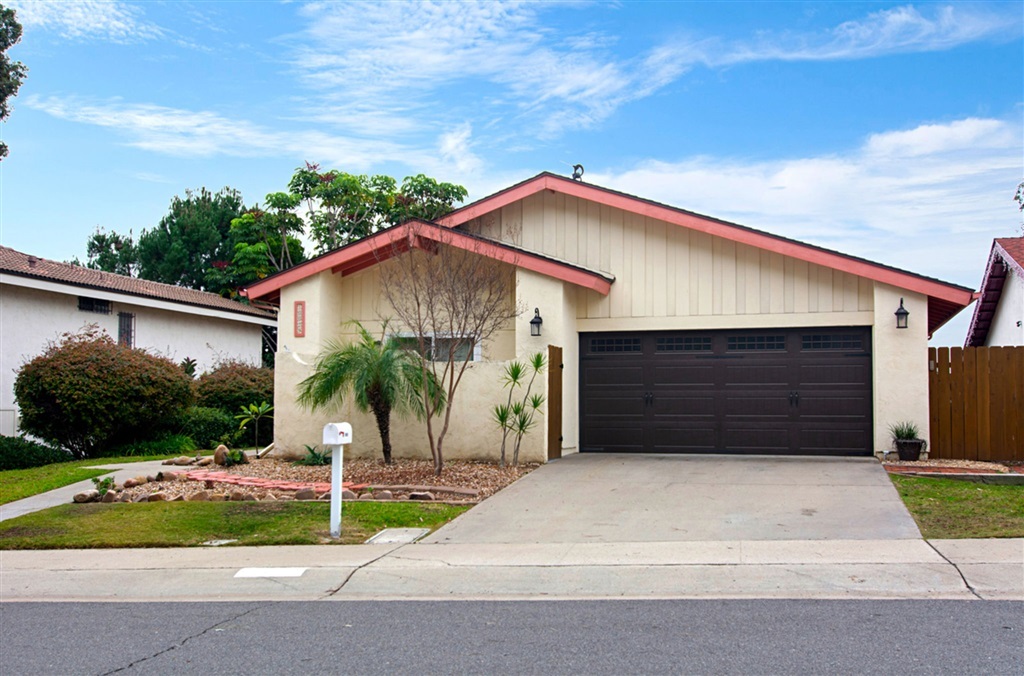 Property Photo:  10029 Canyonview Ct  CA 91977 