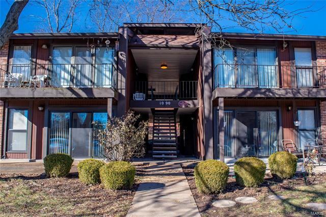 Property Photo: 1090 Mersey Bend F 63129