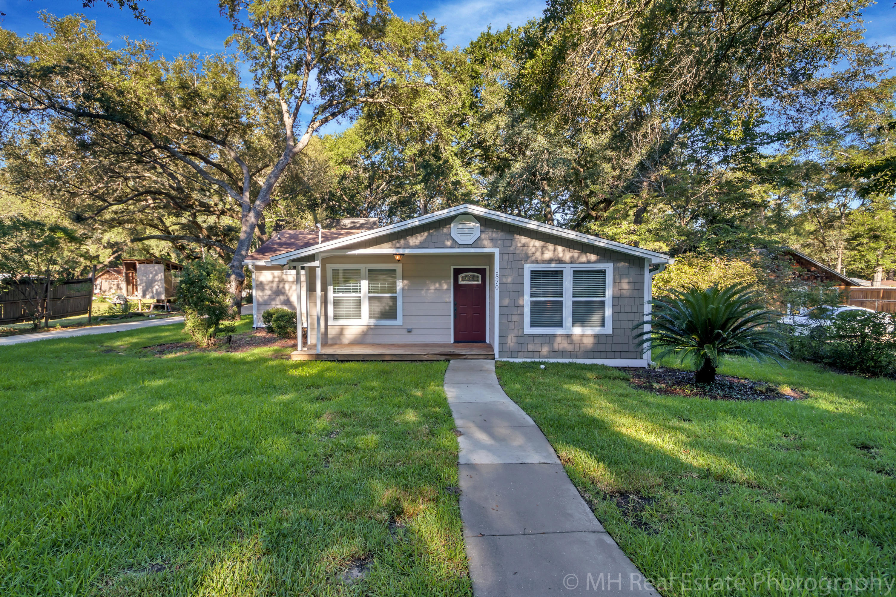 Property Photo: 1870 Edge Avenue FL 32578