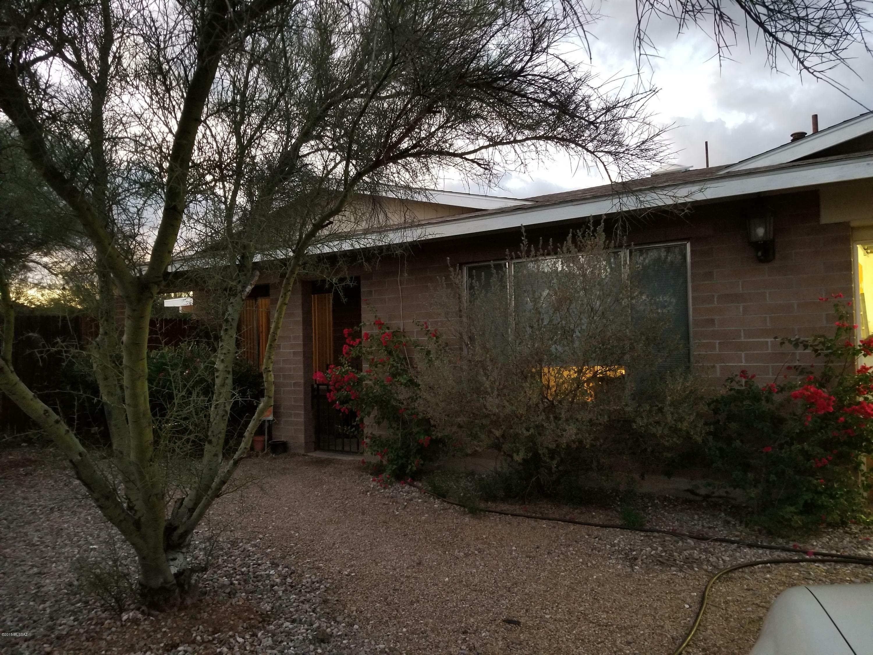 Property Photo:  5600 W El Camino Del Cerro  AZ 85745 