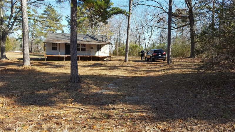 Property Photo: 1694 Ebenezer Road SW 30094