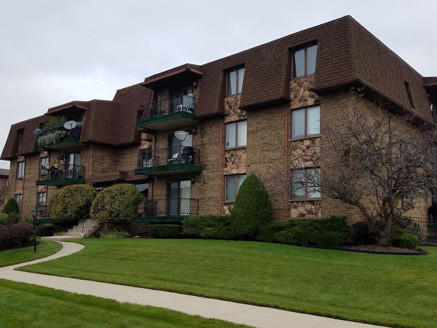 Property Photo:  10445 South Mansfield Avenue 1B  IL 60453 