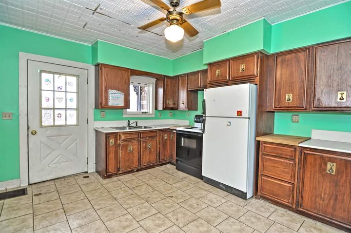 Property Photo:  37 Thorndike Street  NH 03301 