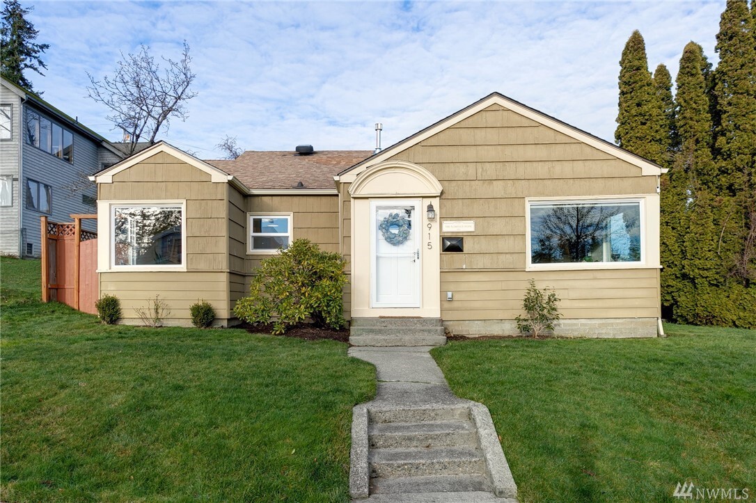 Property Photo: 915 Newell St WA 98225