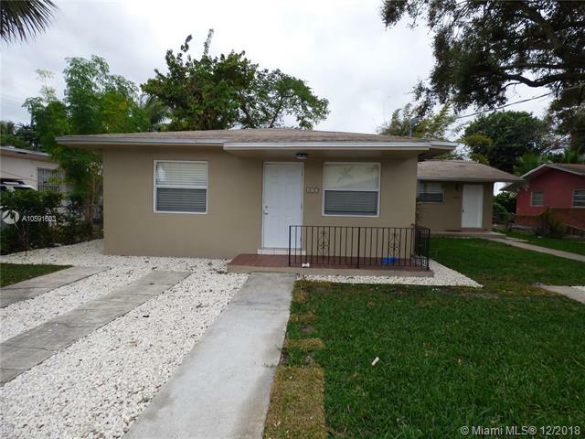 Property Photo:  422 NE 166th St 422  FL 33162 
