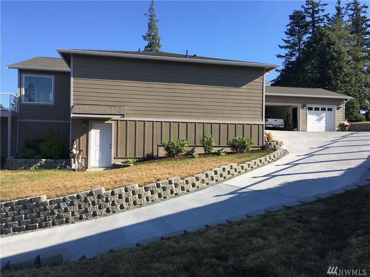 Property Photo:  524 Sunrise Blvd  WA 98277 