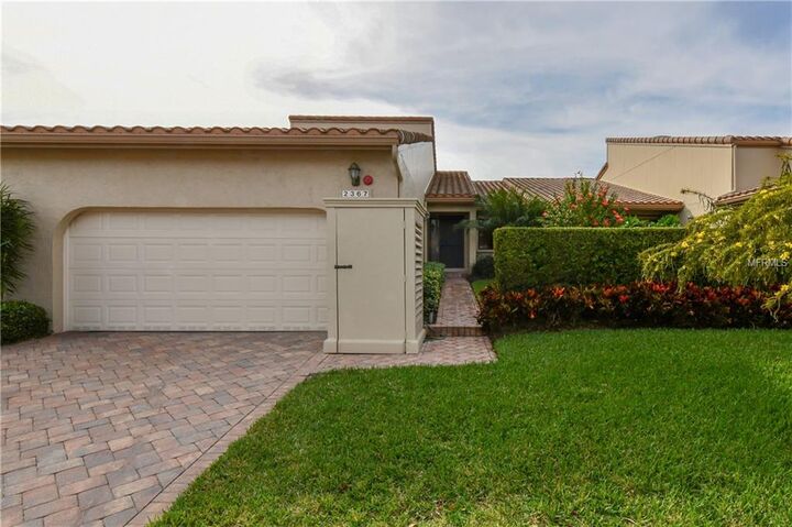 Property Photo:  2367 Harbour Oaks Drive  FL 34228 
