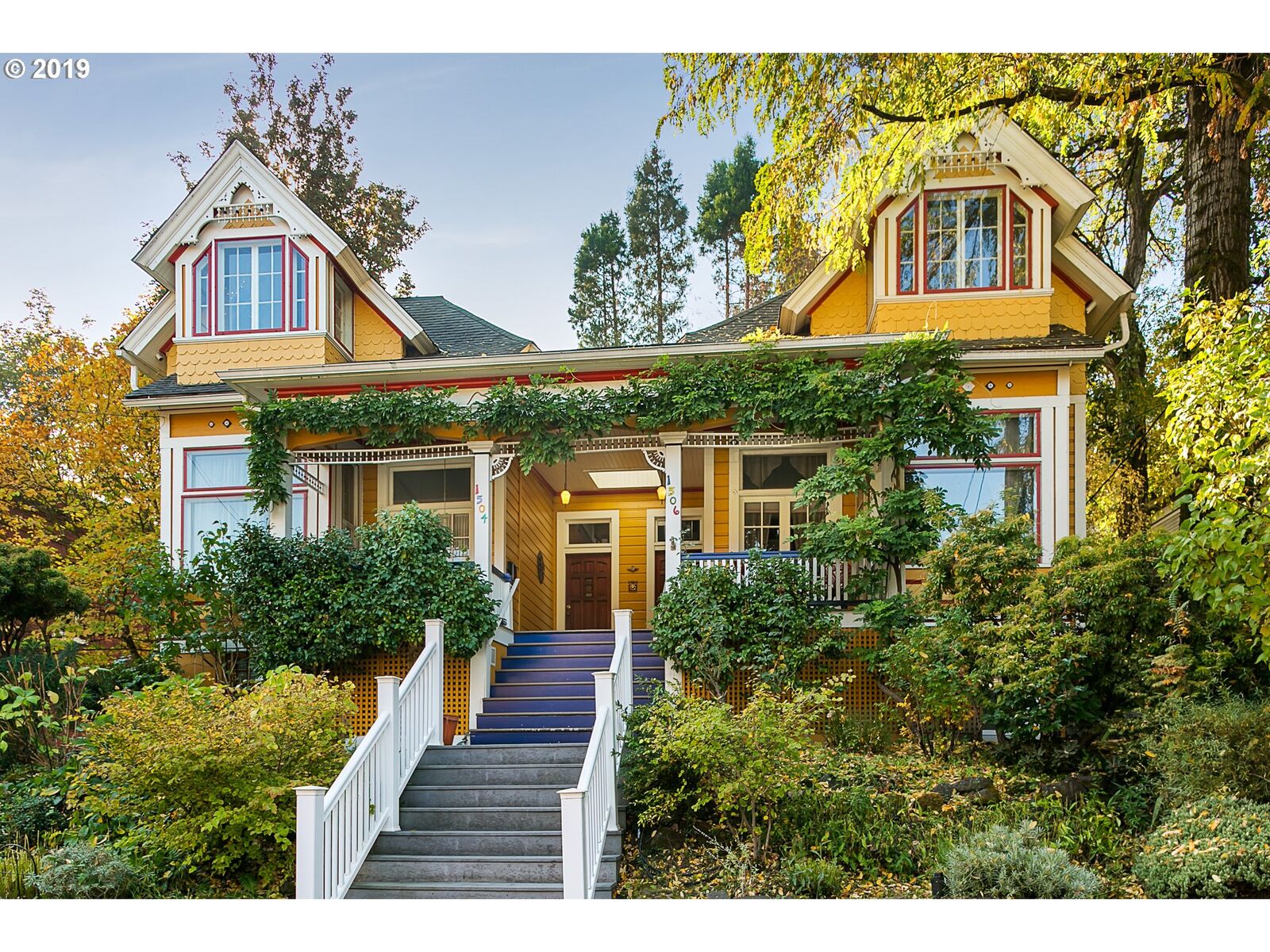 Property Photo:  1504 SW Montgomery St  OR 97201 