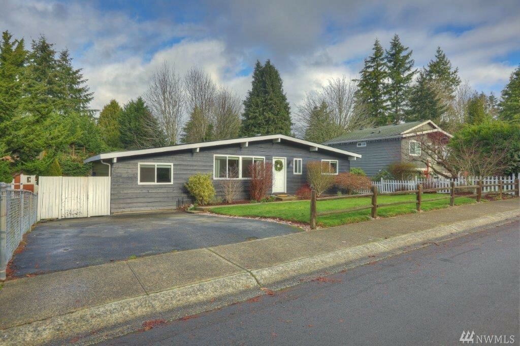 Property Photo:  9010 NE 141st St  WA 98034 