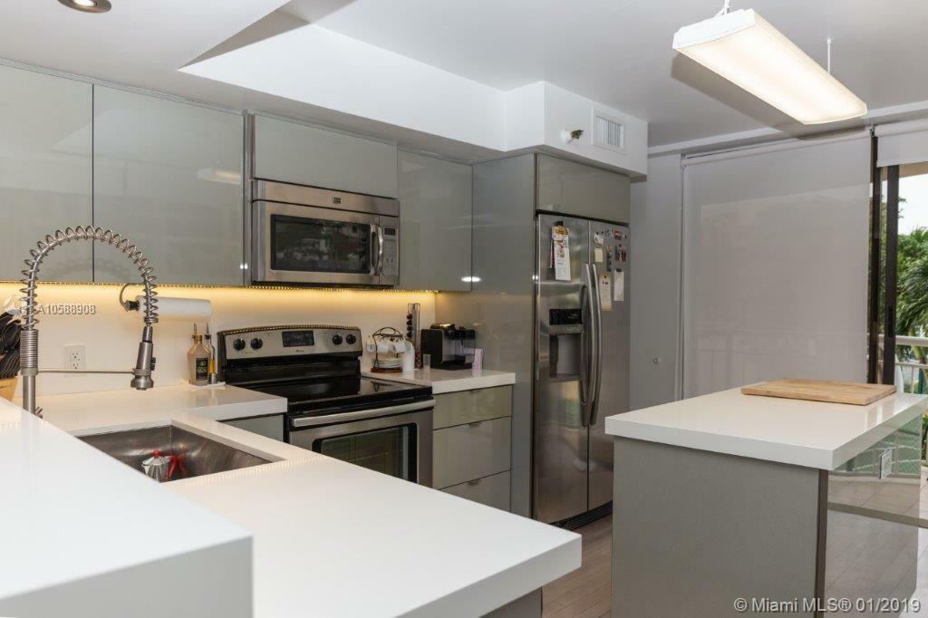 Property Photo:  2843 S Bayshore Dr 3F  FL 33133 