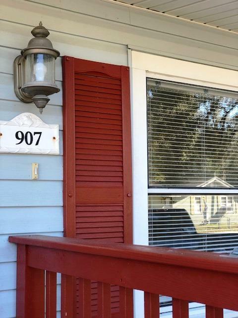 Property Photo: 907 Canopy Lane FL 32547