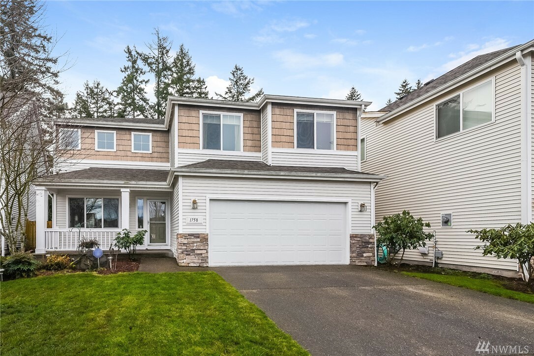 Property Photo:  1758 182nd Street E  WA 98387 