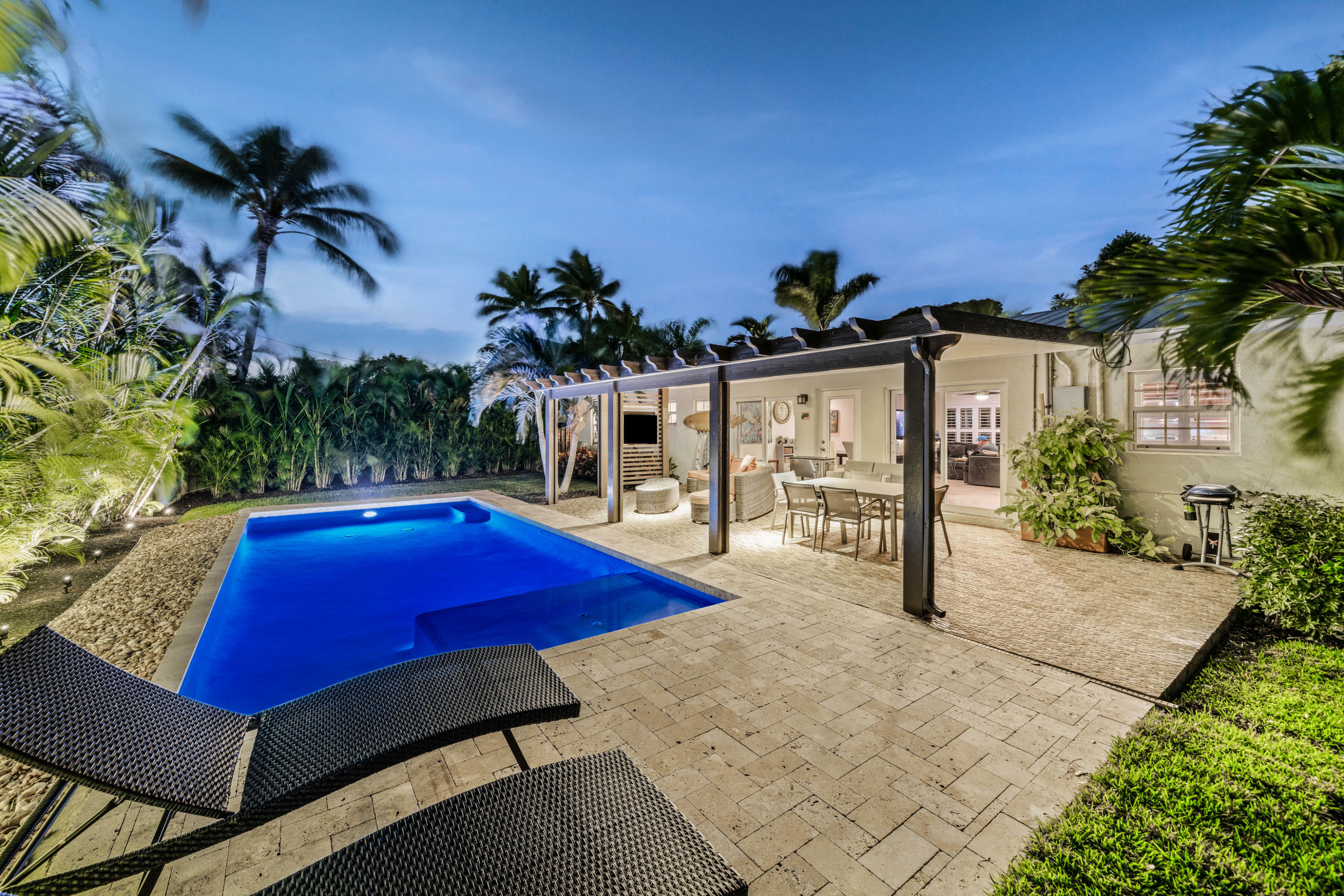 Property Photo: 19 NE 17th Street FL 33444