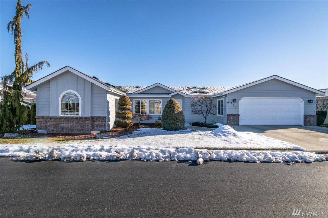 Property Photo: 528 Nahalee Dr WA 98802