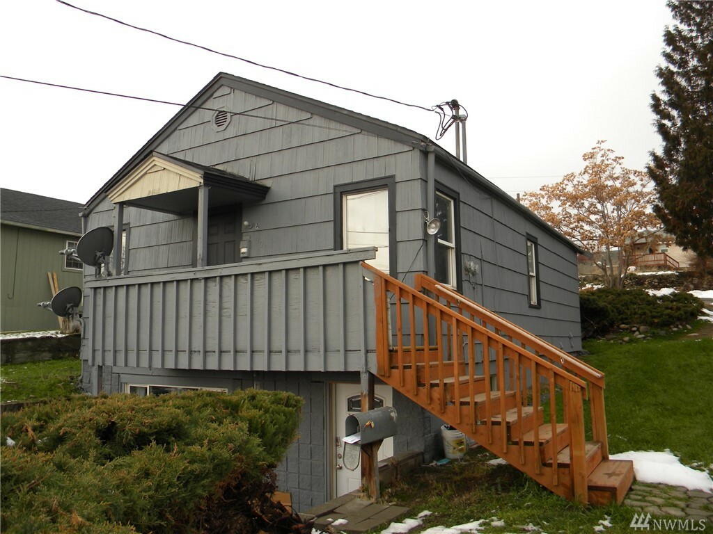 Property Photo: 1004 Monitor WA 98801