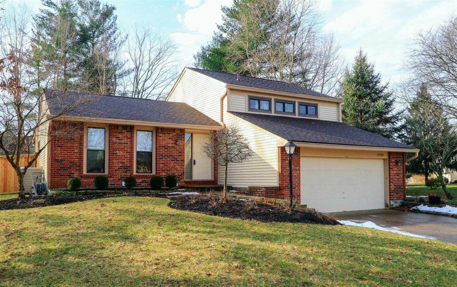 Property Photo: 5589 Old Farm Drive OH 45040