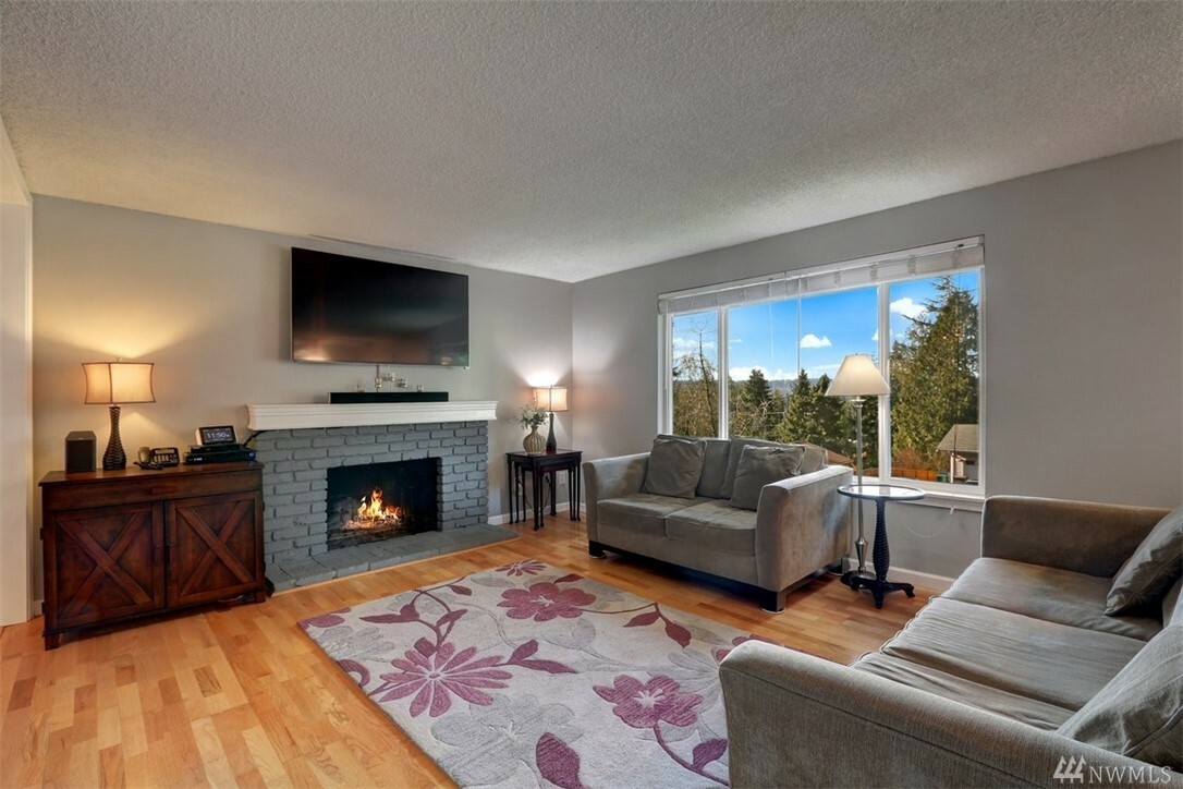 Property Photo: 9210 166th Place NE WA 98052