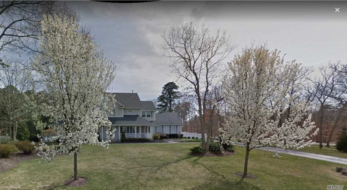 Property Photo:  2 Ridgefield Drive  NY 11786 