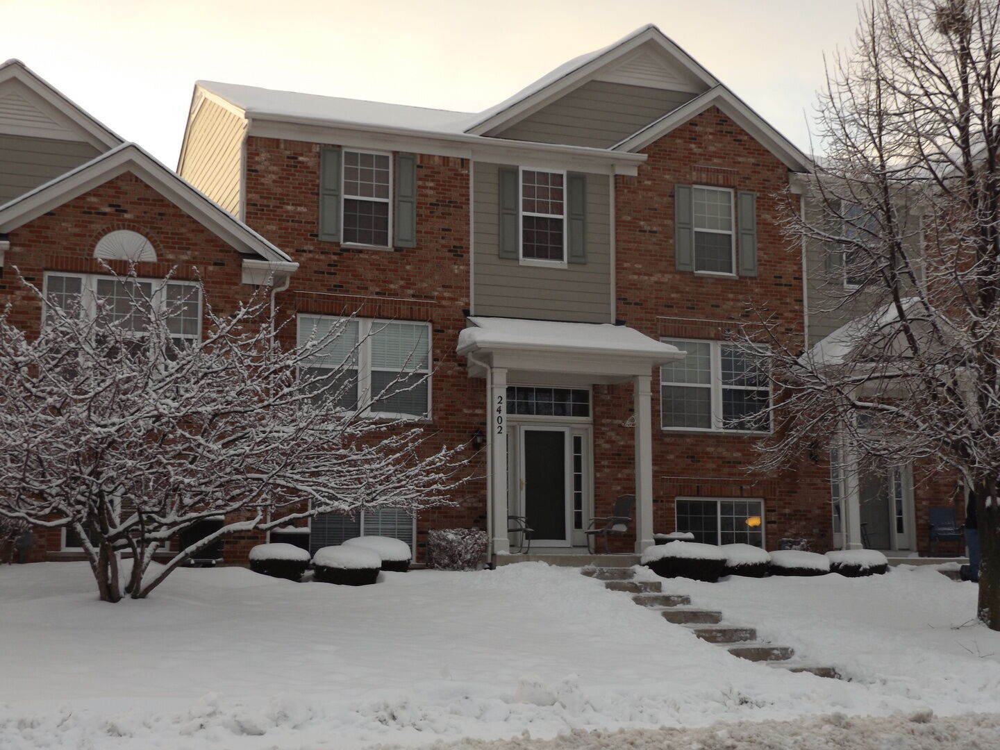 Property Photo:  2402 Emily Lane  IL 60124 
