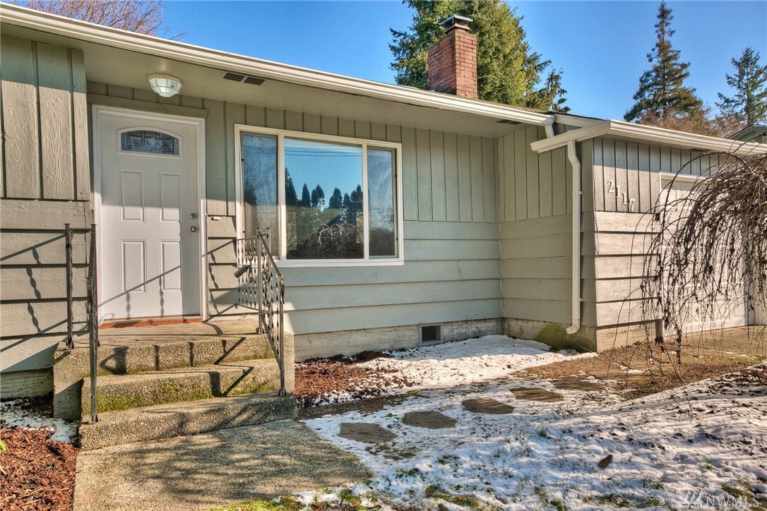 Property Photo: 2117 Cascade Place W WA 98466