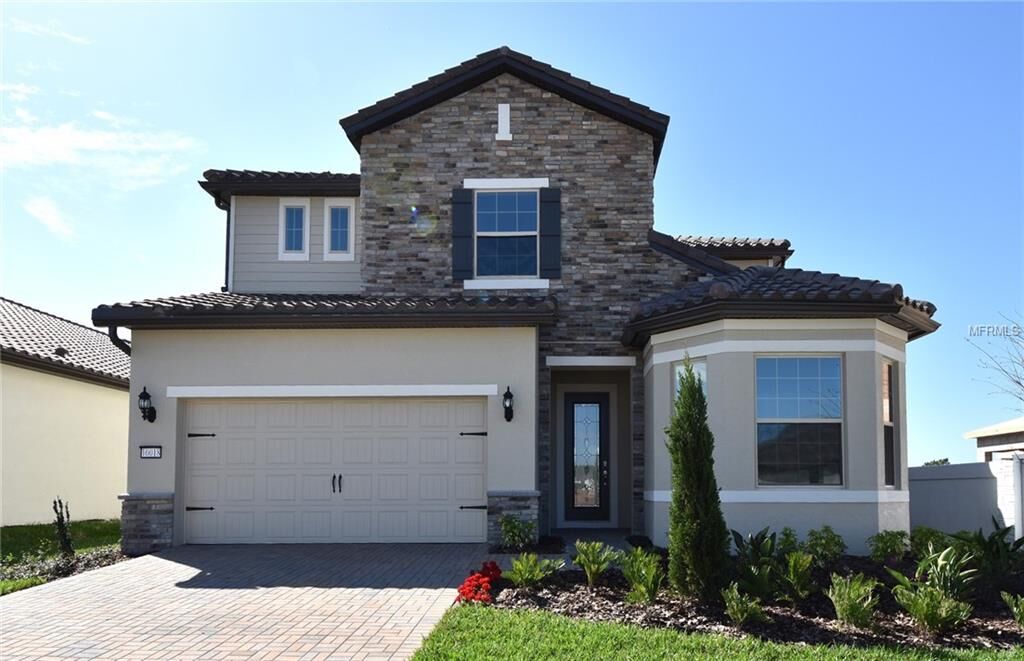 Property Photo:  10018 Covered Moss Drive  FL 32836 