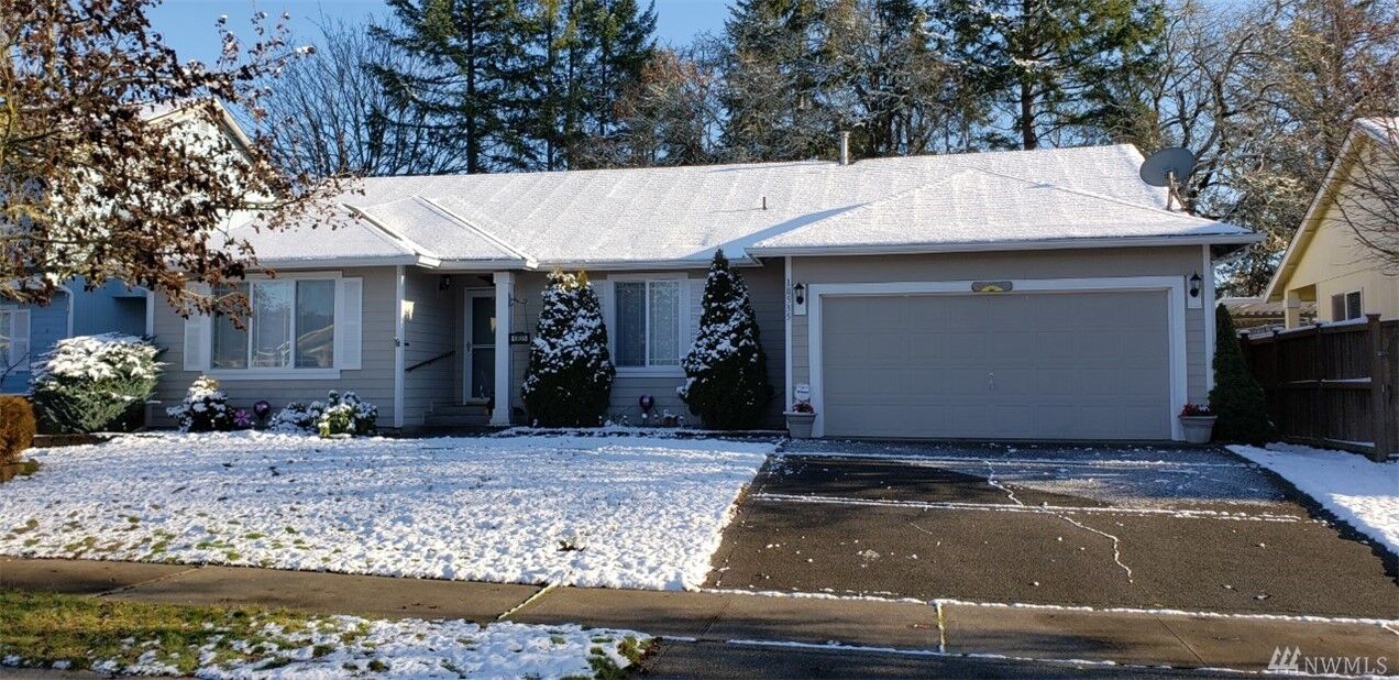 Property Photo:  10535 Farwest Ct SE  WA 98597 