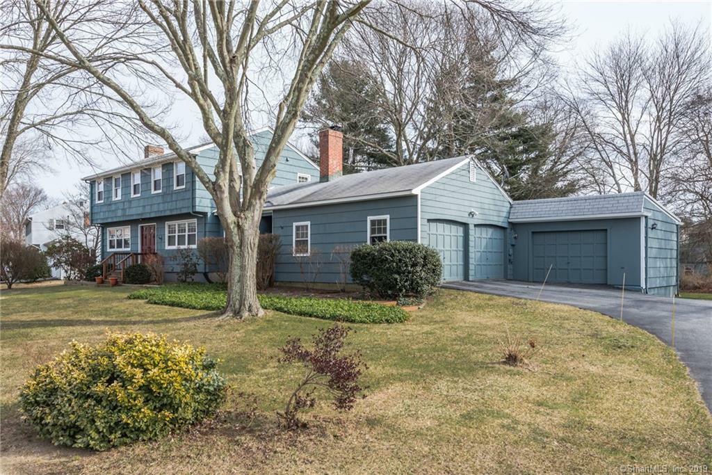 Property Photo: 19 Meadowood Lane CT 06475